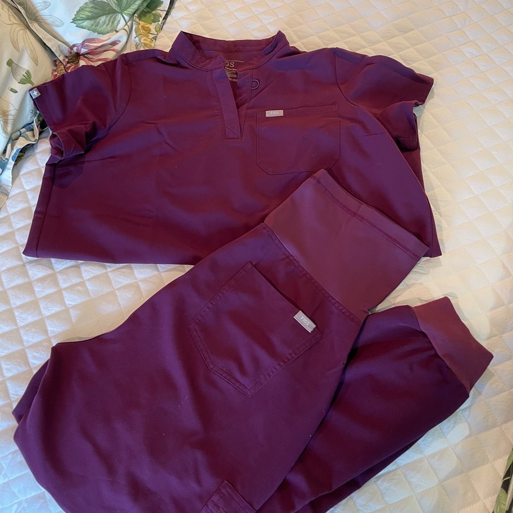 Figs Maternity Scrub Set - Deep Purple